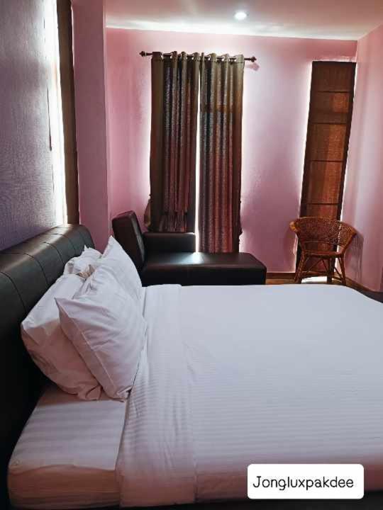 Bed and Breakfast Jong Lux Pak Dee Uttaradit Exterior foto