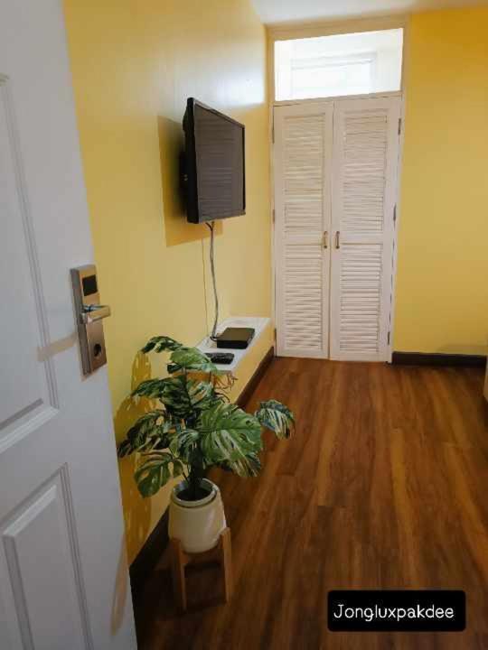 Bed and Breakfast Jong Lux Pak Dee Uttaradit Exterior foto