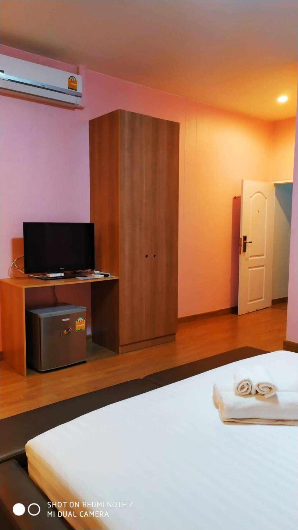 Bed and Breakfast Jong Lux Pak Dee Uttaradit Exterior foto